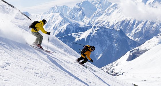 Auli Skiing Adventure